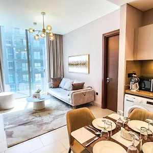 By Latinem Luxury 2br Holiday Cvr B2208 Near Burj Khalifa شقة